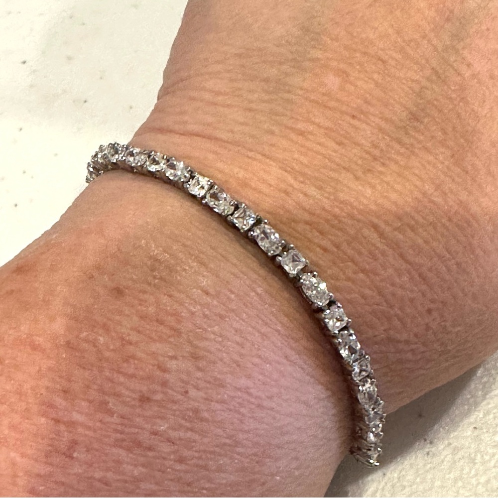 New Bracelet made w/ Swarovski elements Clear Crystals Silver sliding ball close